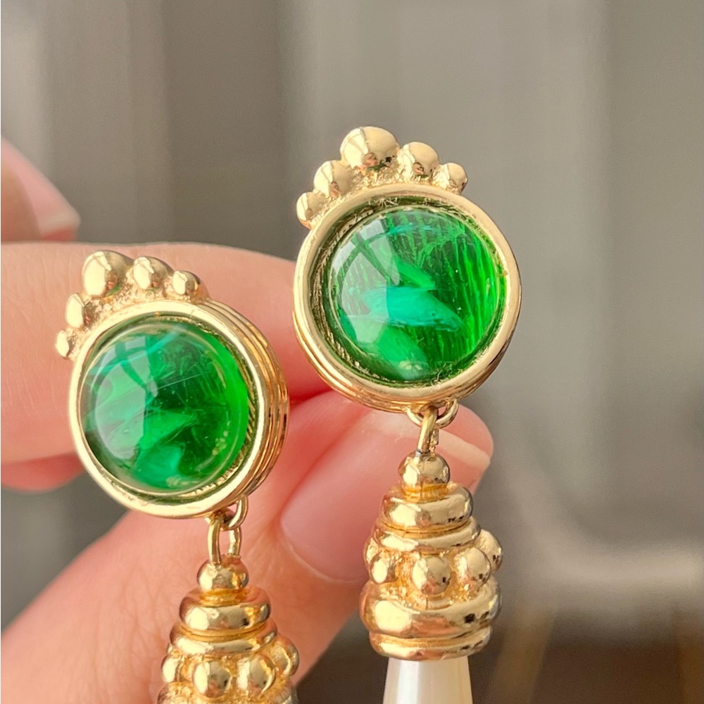 Vintage Christian Dior Green Swirly Glass Long Teardrop Pearl Dangle Earrings - Picture 5 of 14
